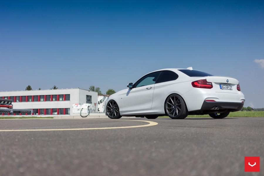 BMW 2-Series on Vossen Wheels (CVT) 2017 года  (фото 9 из 46)